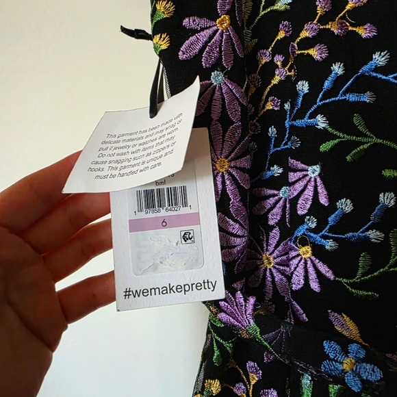 Kensie Women's Floral Embroidered Mesh Dress - Picture 7 of 9